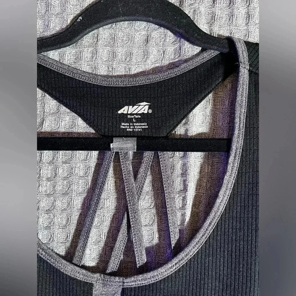 Avia Women’s size large athletic tank top - Picture 2 of 4